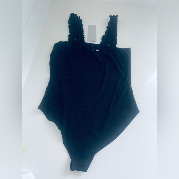 NEW, Black, Ruffle Detail Sleeves, Bodysuit, Size M - Picture 3 of 5